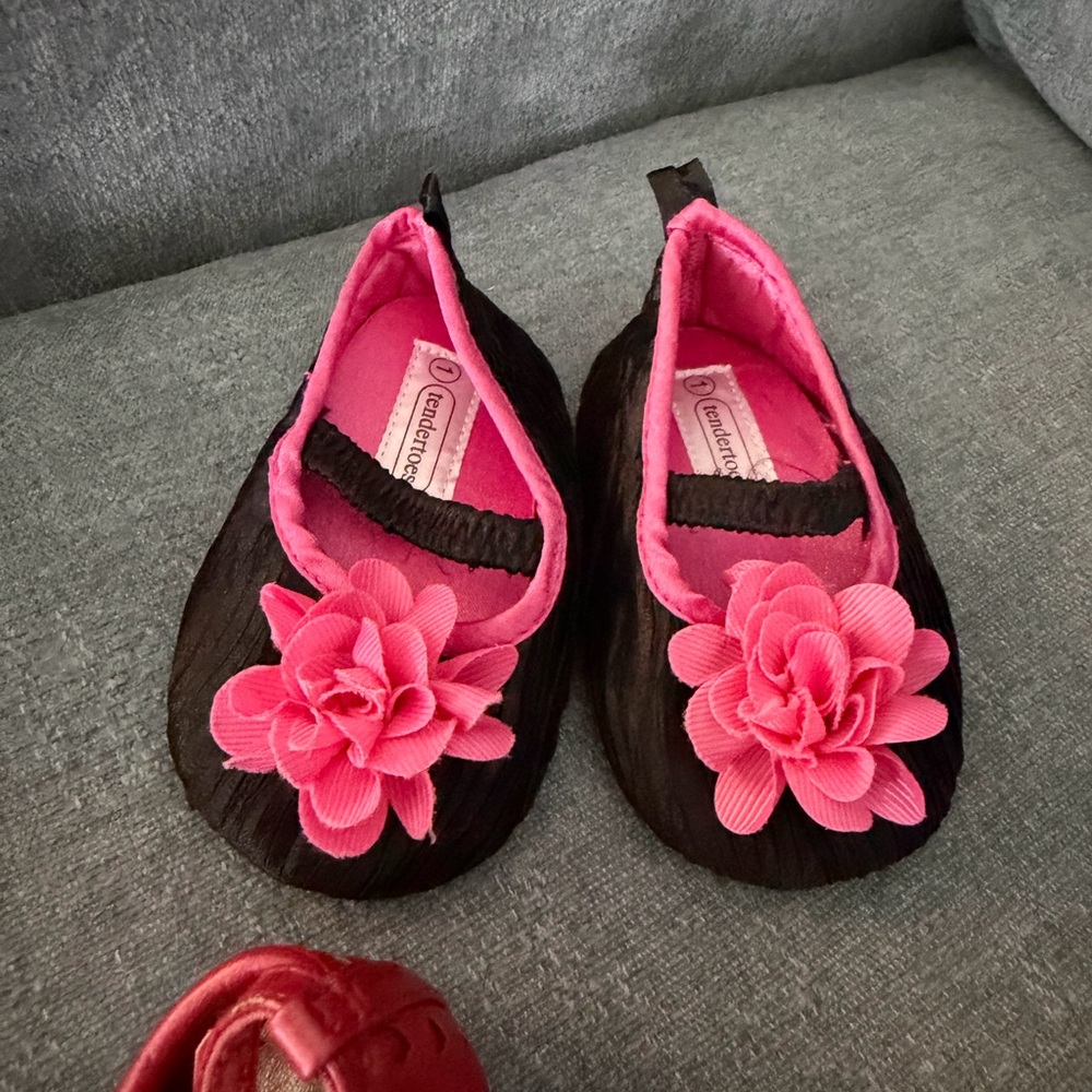 Lot of NWOT and EUC baby shoes - Picture 4 of 9